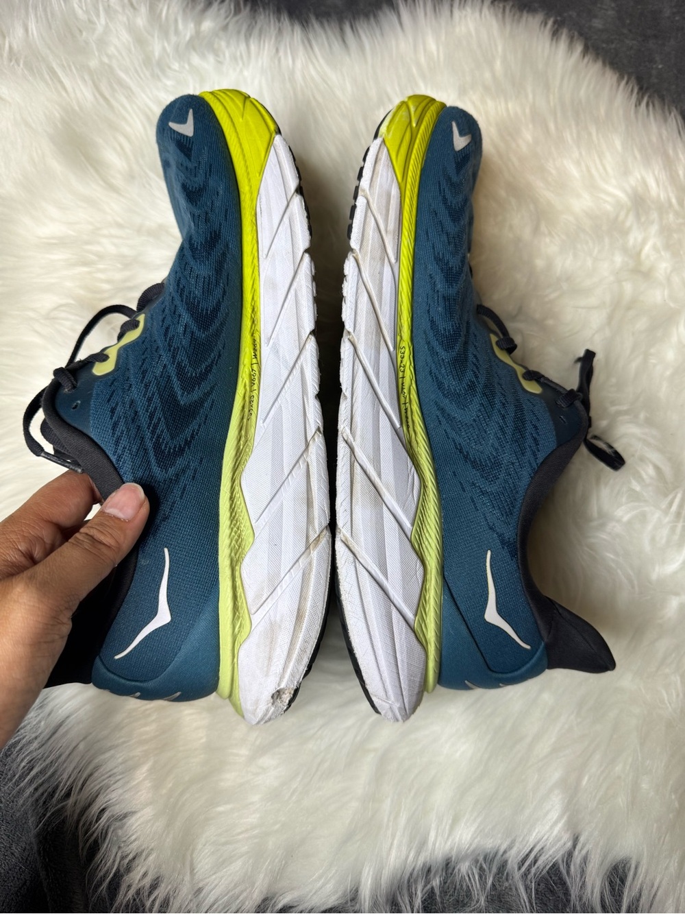 Men’s Hoka One One Arahi 6 Stability Running Sneakers Size 12 Wide Retails: $145 - Picture 5 of 9
